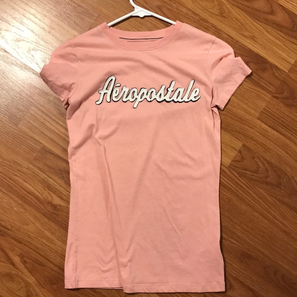 aèropostale t-shirt. never worn